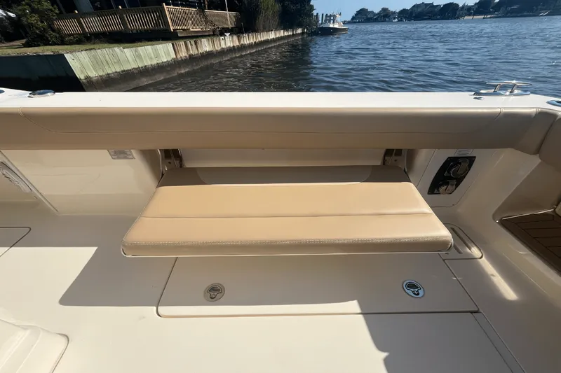 Slide: The Image of Scout 380 LXF 2020 - 15