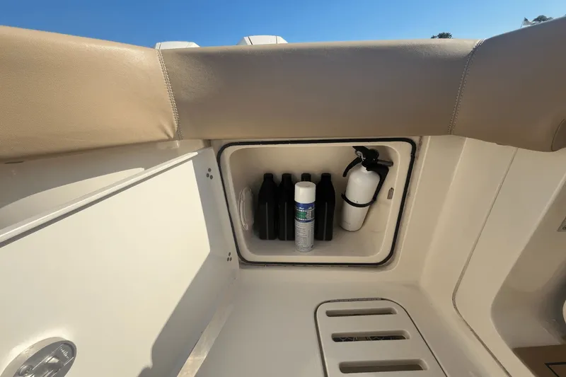 Slide: The Image of Scout 380 LXF 2020 - 21