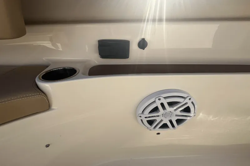 Slide: The Image of Scout 380 LXF 2020 - 35