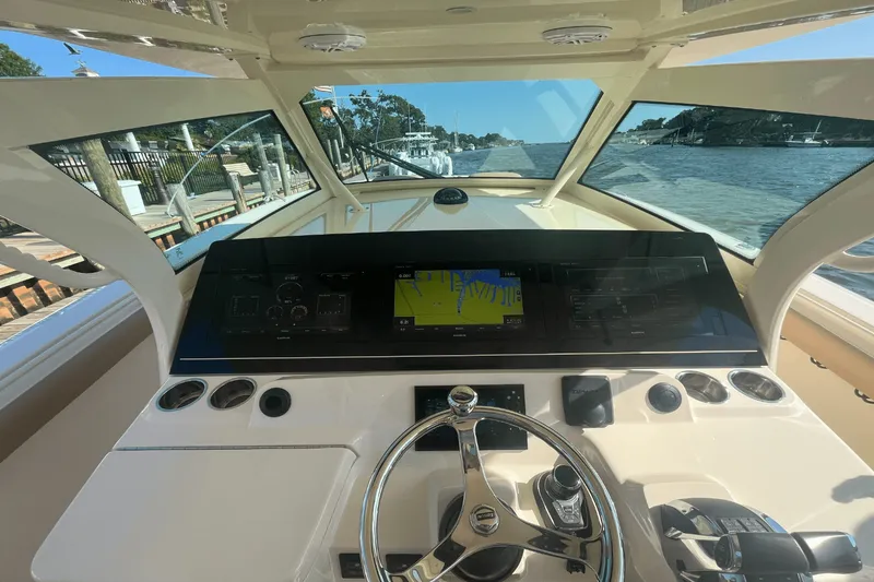 Slide: The Image of Scout 380 LXF 2020 - 36