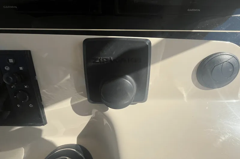 Slide: The Image of Scout 380 LXF 2020 - 38