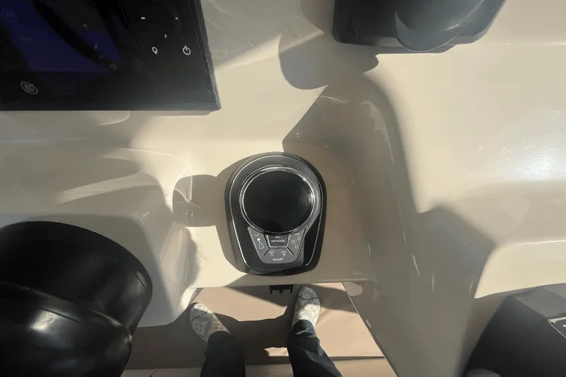 Slide: The Image of Scout 380 LXF 2020 - 39