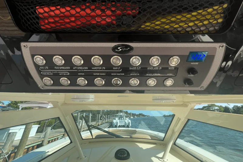 Slide: The Image of Scout 380 LXF 2020 - 40