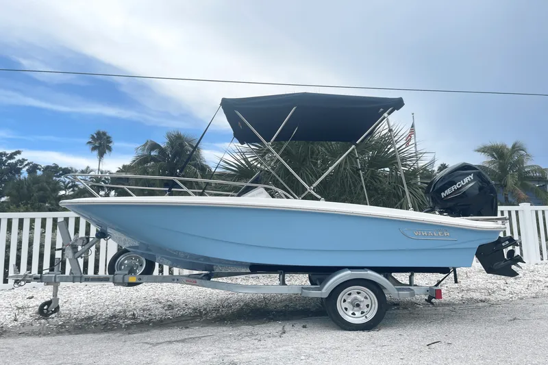 The Image of Boston Whaler 130 Super Sport 2026 - 0