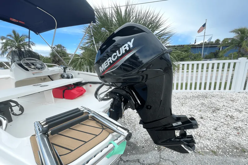 Slide: The Image of Boston Whaler 130 Super Sport 2026 - 11