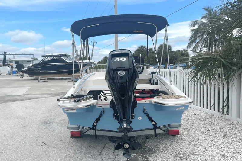 Slide: The Image of Boston Whaler 130 Super Sport 2026 - 4