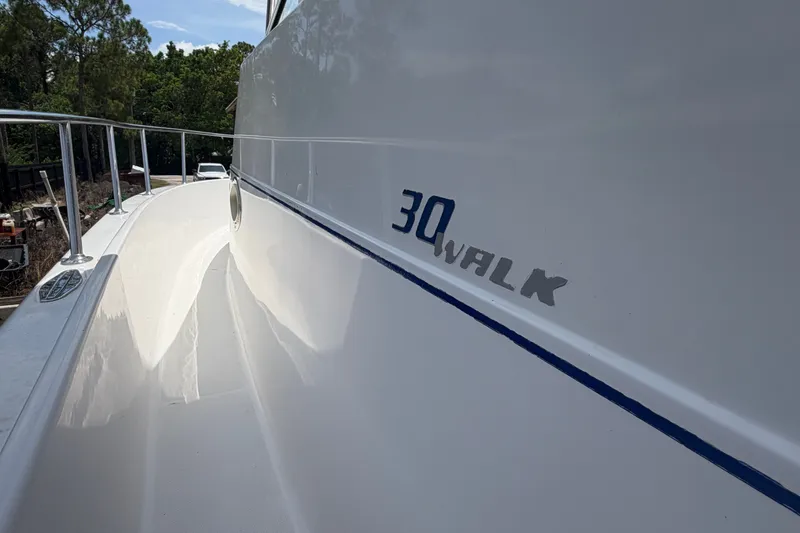 Slide: The Image of Pro-Line 30 Walkaround 2004 - 52