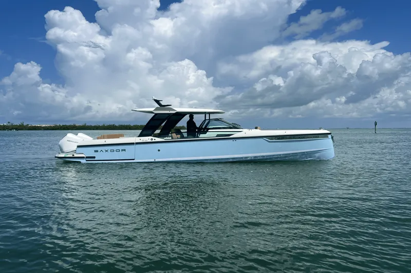 Slide: The Image of Saxdor 320 GTO 2025 - 1