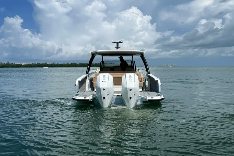 Slide: The Image of Saxdor 320 GTO 2025 - 19