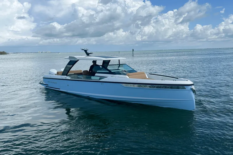 Slide: The Image of Saxdor 320 GTO 2025 - 6