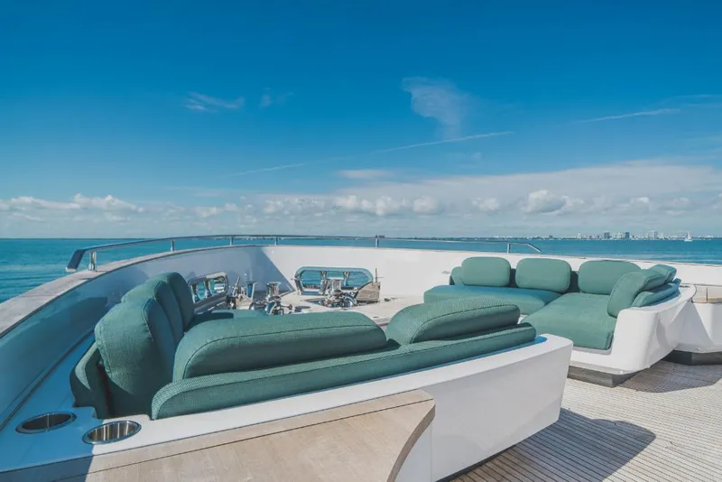 Slide: The Image of Luxurious deck of 2023 Azimut Magellano 25 Metri yacht with ocean view. - 29