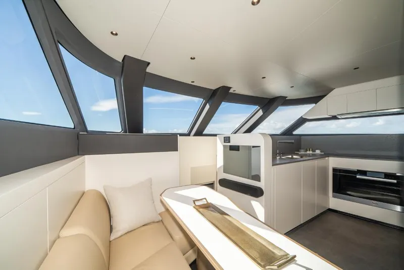 Slide: The Image of Azimut Magellano 25M 2023 - 52