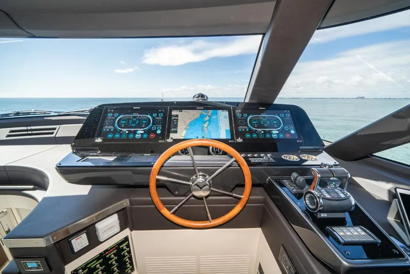 Slide: The Image of Azimut Magellano 25M 2023 - 58