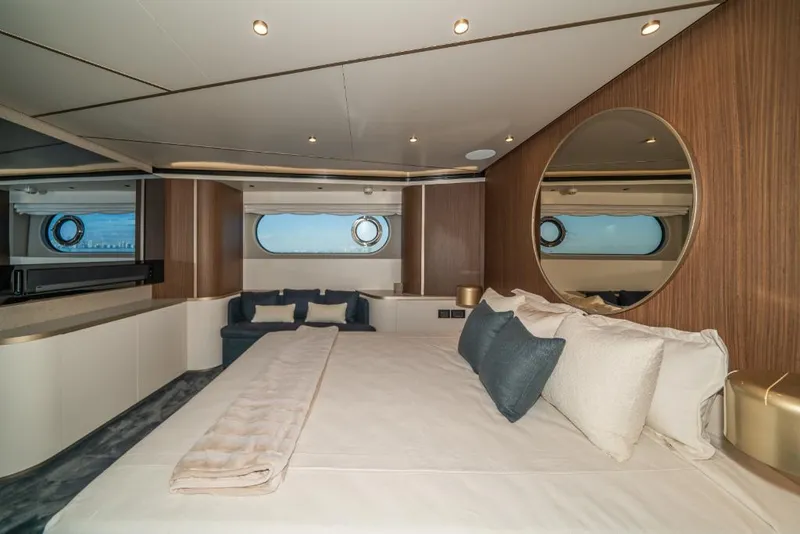 Slide: The Image of Azimut Magellano 25M 2023 - 62