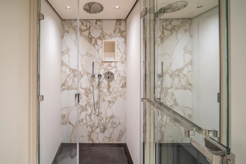 Slide: The Image of Azimut Magellano 25M 2023 - 67