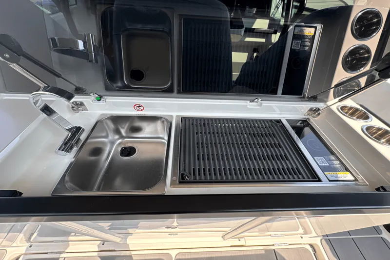 Slide: The Image of Saxdor 320 GTO 2025 - 14