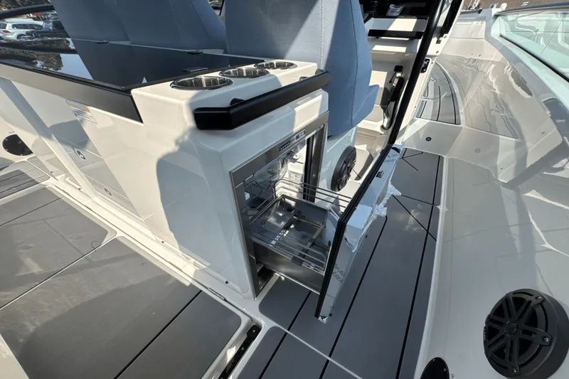 Slide: The Image of Saxdor 320 GTO 2025 - 17