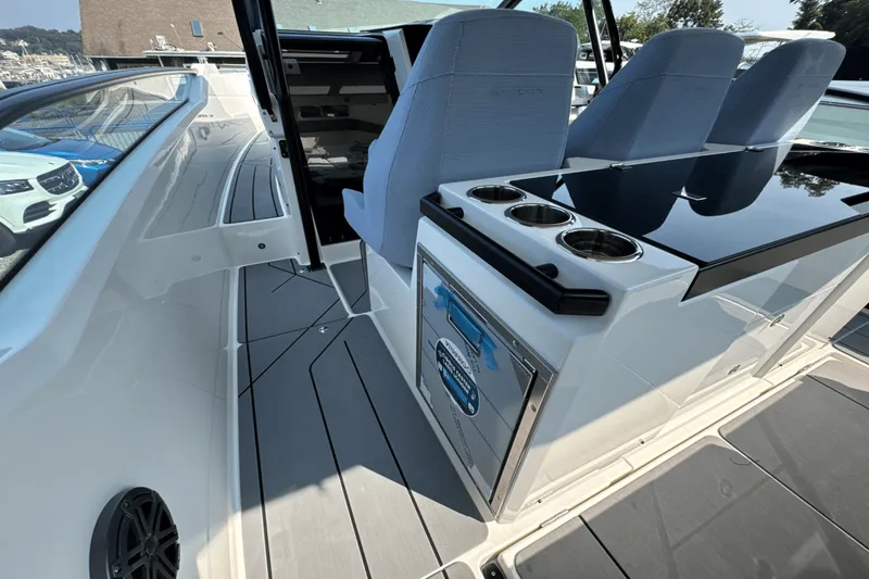 Slide: The Image of Saxdor 320 GTO 2025 - 18