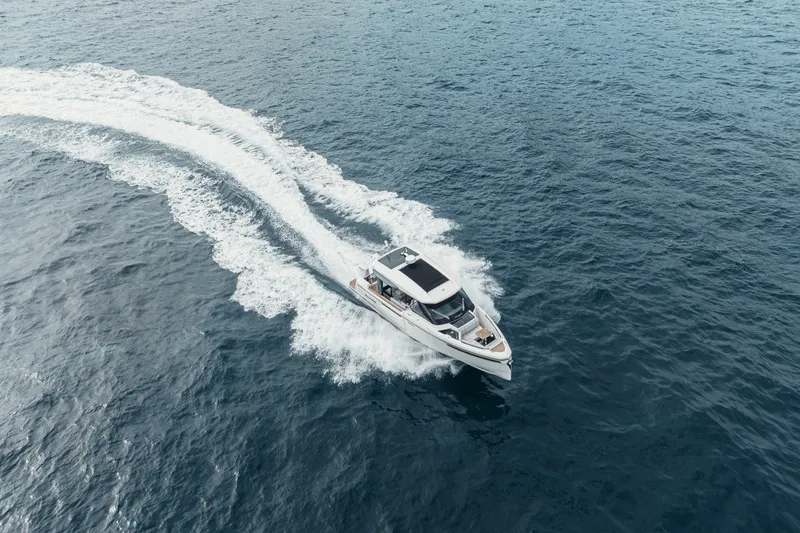 Slide: The Image of Saxdor 400 GTO 2025 - 46