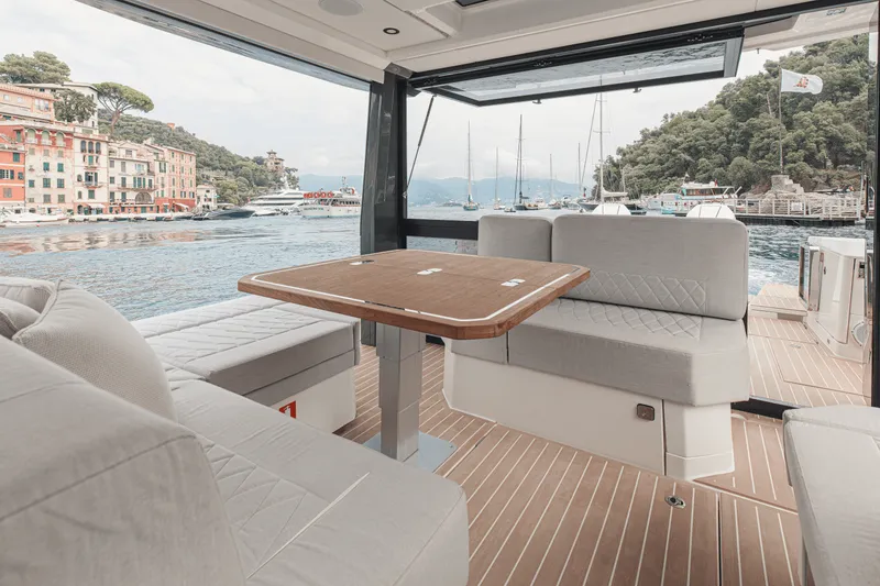 Slide: The Image of Saxdor 400 GTO 2025 - 5