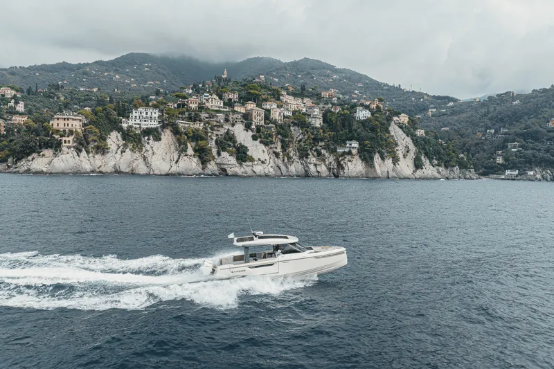 Slide: The Image of Saxdor 400 GTO 2025 - 55