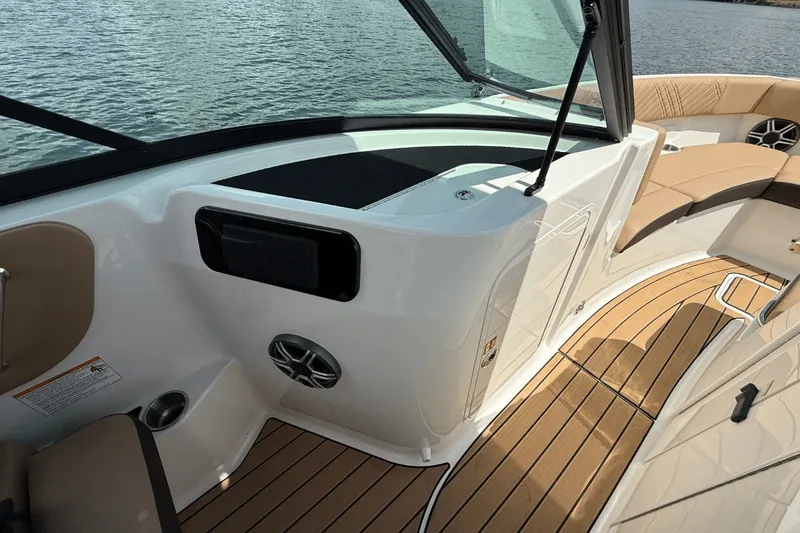 Slide: The Image of Sea Ray SDX 230 Surf 2026 - 16