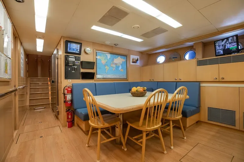 Slide: The Image of FEADSHIP 140 Trideck 1992 - 41