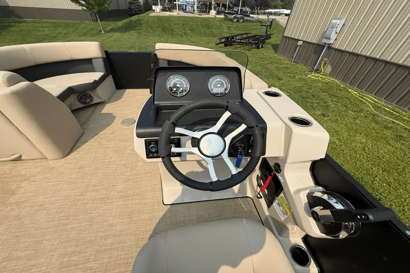 Slide: The Image of Harris 210CX 2024 - 13