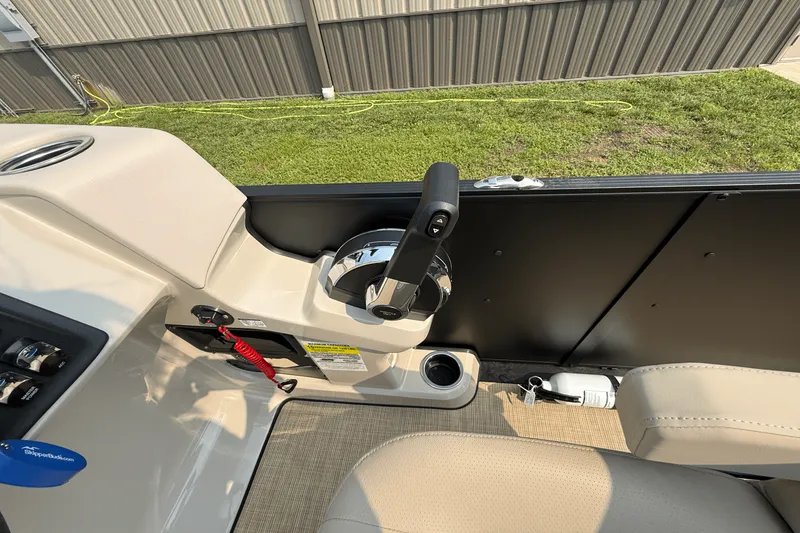 Slide: The Image of Harris 210CX 2024 - 17