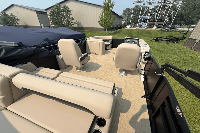 Slide: The Image of Harris 210CX 2024 - 23