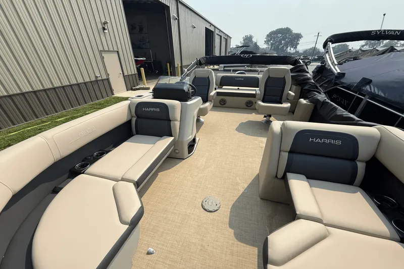 Slide: The Image of Harris 210CX 2024 - 7