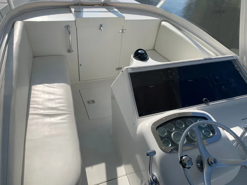 Slide: The Image of Deck 4 - Helm Deck w/ Seating - 10