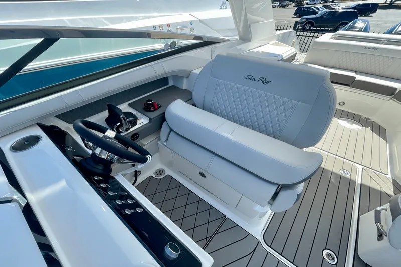 Slide: The Image of Sea Ray SLX 310 Outboard 2026 - 14