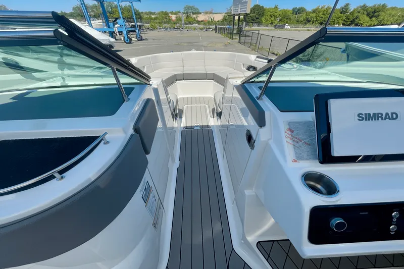 Slide: The Image of Sea Ray SLX 310 Outboard 2026 - 20