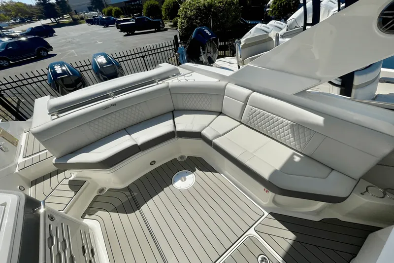 Slide: The Image of Sea Ray SLX 310 Outboard 2026 - 6