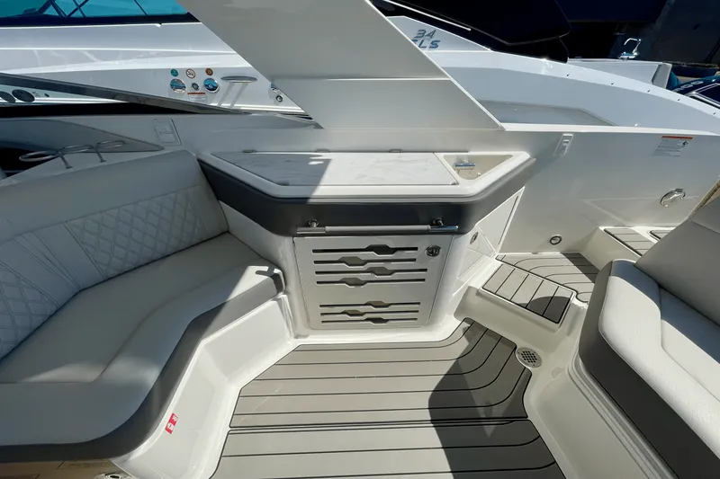 Slide: The Image of Sea Ray SLX 310 Outboard 2026 - 8