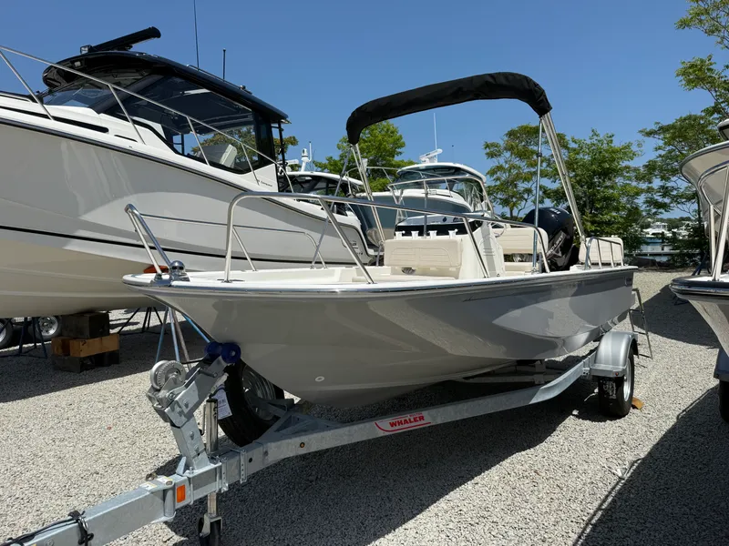 Slide: The Image of Boston Whaler 170 Montauk 2026 - 1