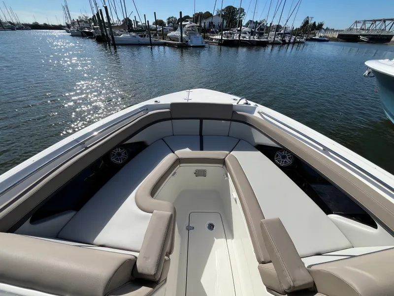 Slide: The Image of Boston Whaler 330 Vantage 2025 - 30