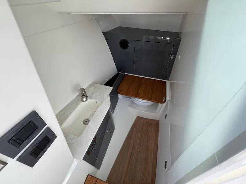 Slide: The Image of Boston Whaler 330 Vantage 2025 - 26