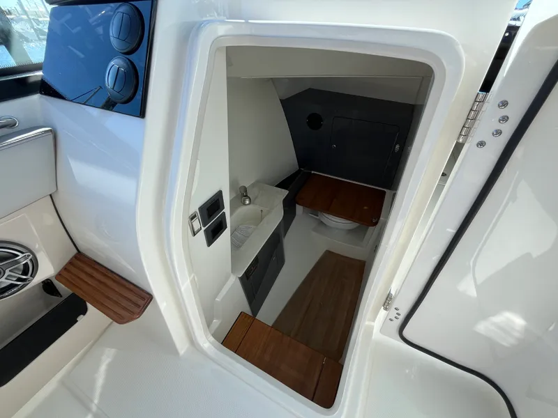 Slide: The Image of Boston Whaler 330 Vantage 2025 - 25
