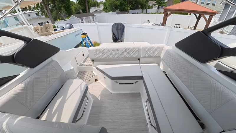 Slide: The Image of Sea Ray SDX 250 Outboard 2026 - 11