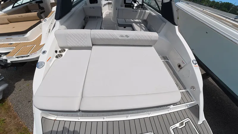 Slide: The Image of Sea Ray SDX 250 Outboard 2026 - 4