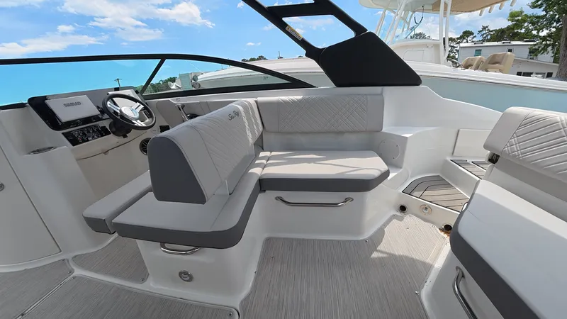 Slide: The Image of Sea Ray SDX 250 Outboard 2026 - 16