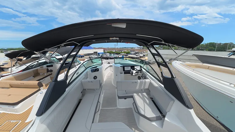 Slide: The Image of Sea Ray SDX 250 Outboard 2026 - 8