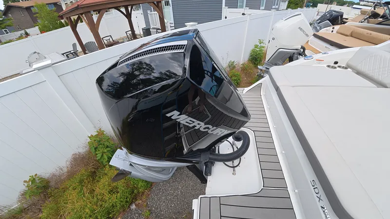 Slide: The Image of Sea Ray SDX 250 Outboard 2026 - 2