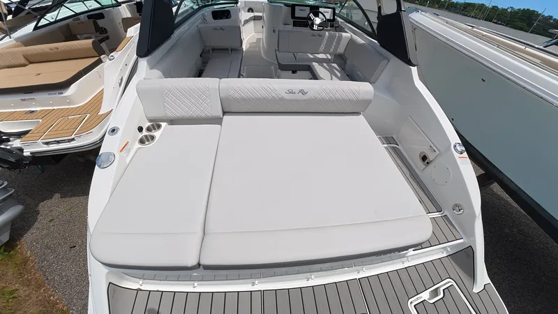 Slide: The Image of Sea Ray SDX 250 Outboard 2026 - 3