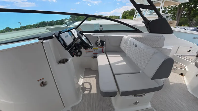 Slide: The Image of Sea Ray SDX 250 Outboard 2026 - 22