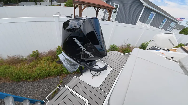 Slide: The Image of Sea Ray SDX 250 Outboard 2026 - 1