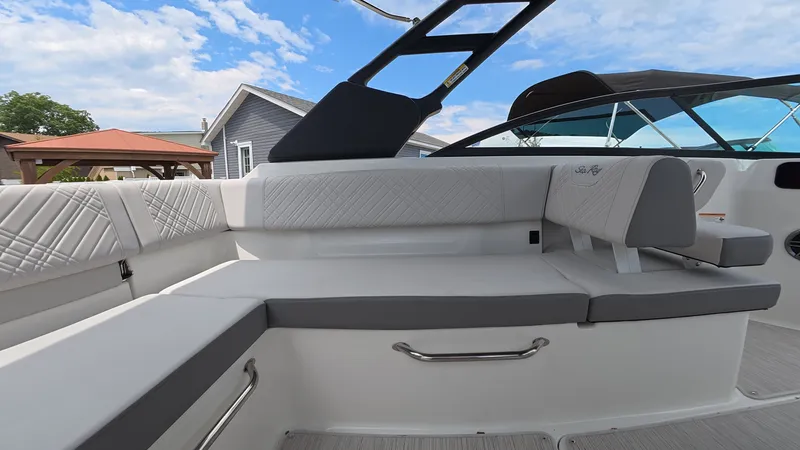 Slide: The Image of Sea Ray SDX 250 Outboard 2026 - 14