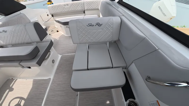 Slide: The Image of Sea Ray SDX 250 Outboard 2026 - 29